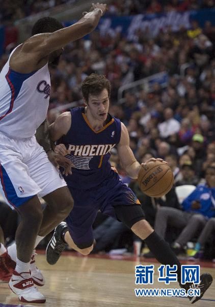 仁球迷欢呼 仁球迷欢呼